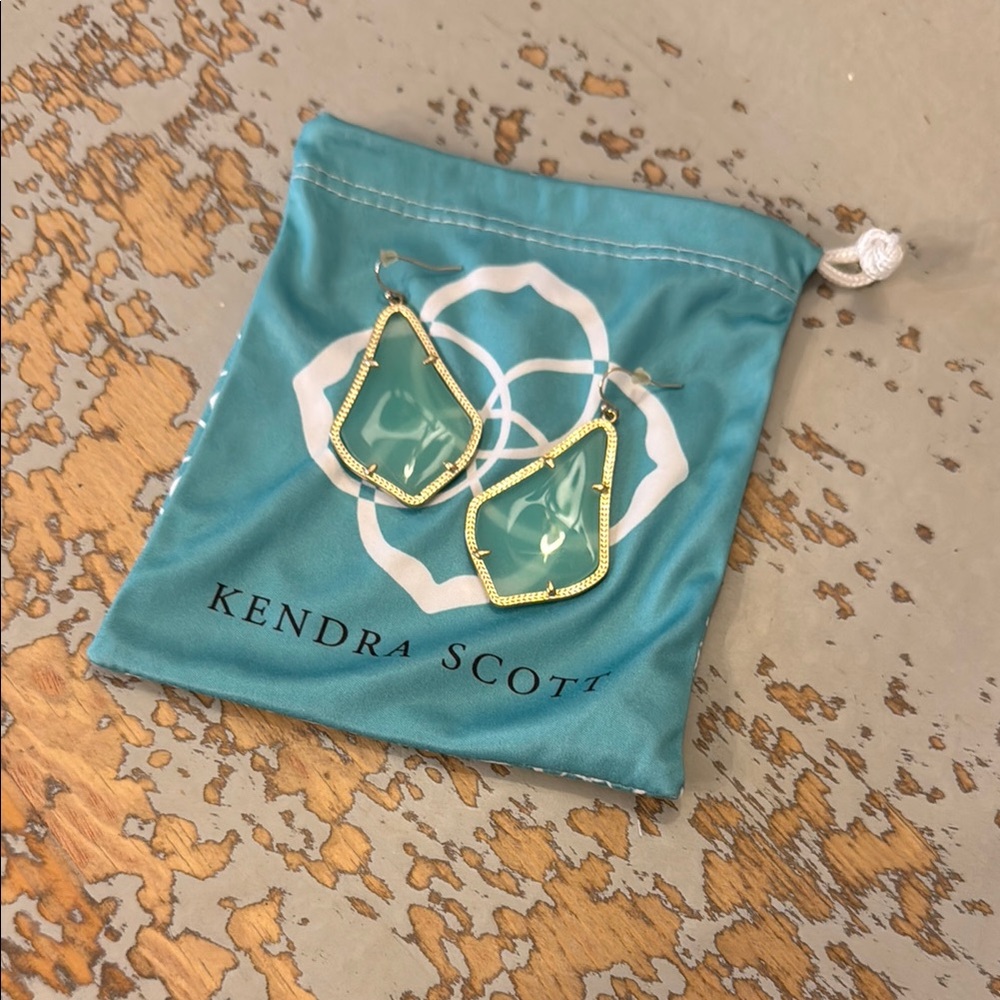 EUC Kendra Scott Gold/Chalcedony Alexandra Earrings